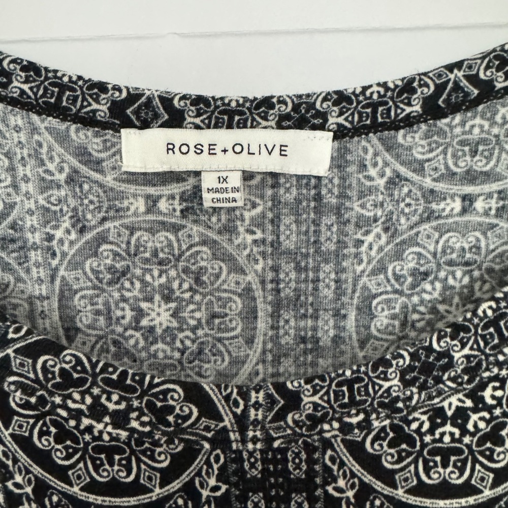 Rose + Olive Women 1X Black White Medallion Print Tunic 3/4 Sleeve Layered Hem - Picture 5 of 8
